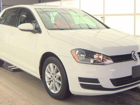 Used 2017 Volkswagen Golf SEL image 2