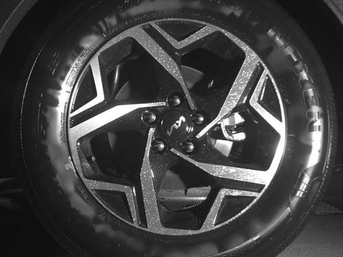 Used 2025 Kia Sportage LX image 14