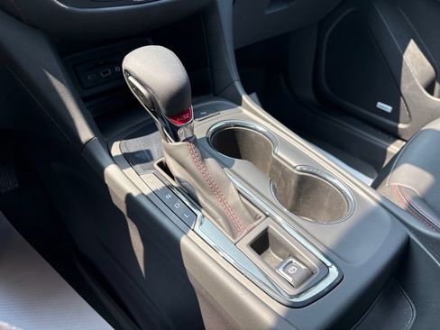 Used 2023 Chevrolet Equinox RS w/ RS Leather Package FWD image 32
