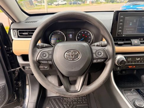 Used 2021 Toyota RAV4 XLE w/ Convenience Package AWD/4WD image 13