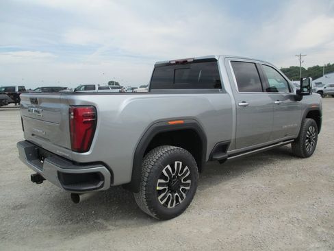 New 2026 GMC Sierra 2500 Denali Ultimate AWD/4WD image 5