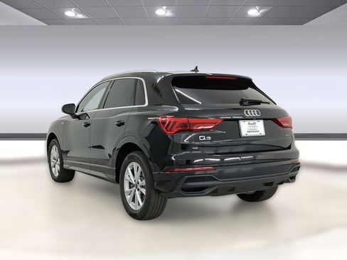 Used 2025 Audi Q3 2.0T Premium w/ Convenience Package image 3