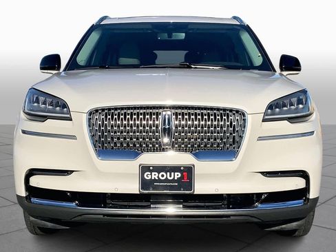 Used 2023 Lincoln Aviator Reserve w/ Elements Package Plus image 3