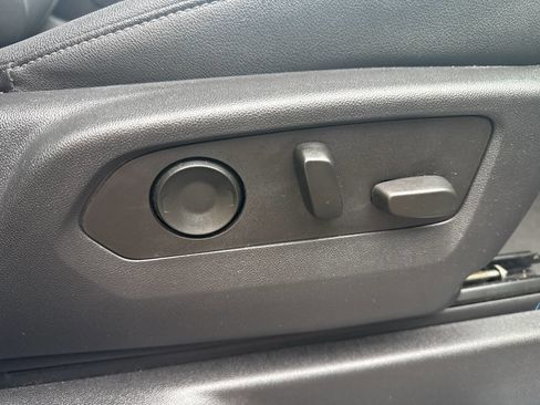 Used 2022 GMC Sierra 1500 SLT w/ SLT Premium Package image 39