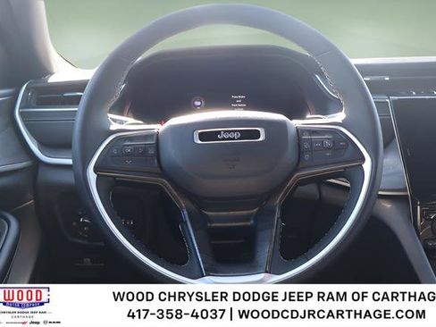 Used 2024 Jeep Grand Cherokee Limited AWD/4WD image 25