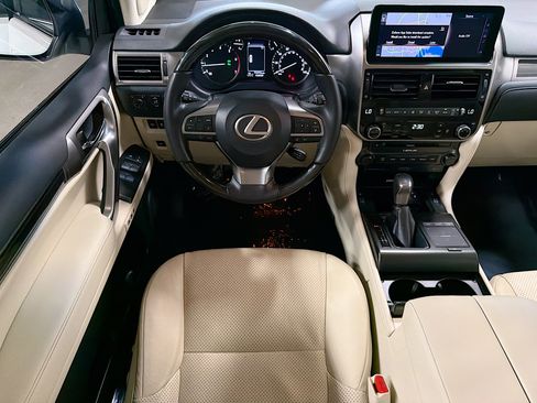 Used 2023 Lexus GX 460 Luxury w/ Sport Design Package AWD/4WD image 17