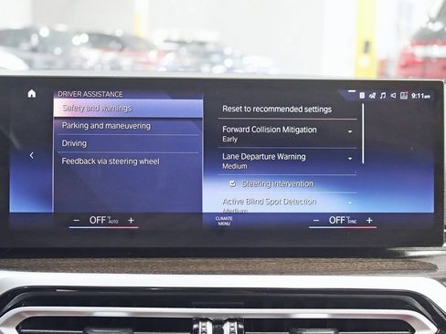 Used 2023 BMW 330i xDrive Sedan w/ Premium Package image 22