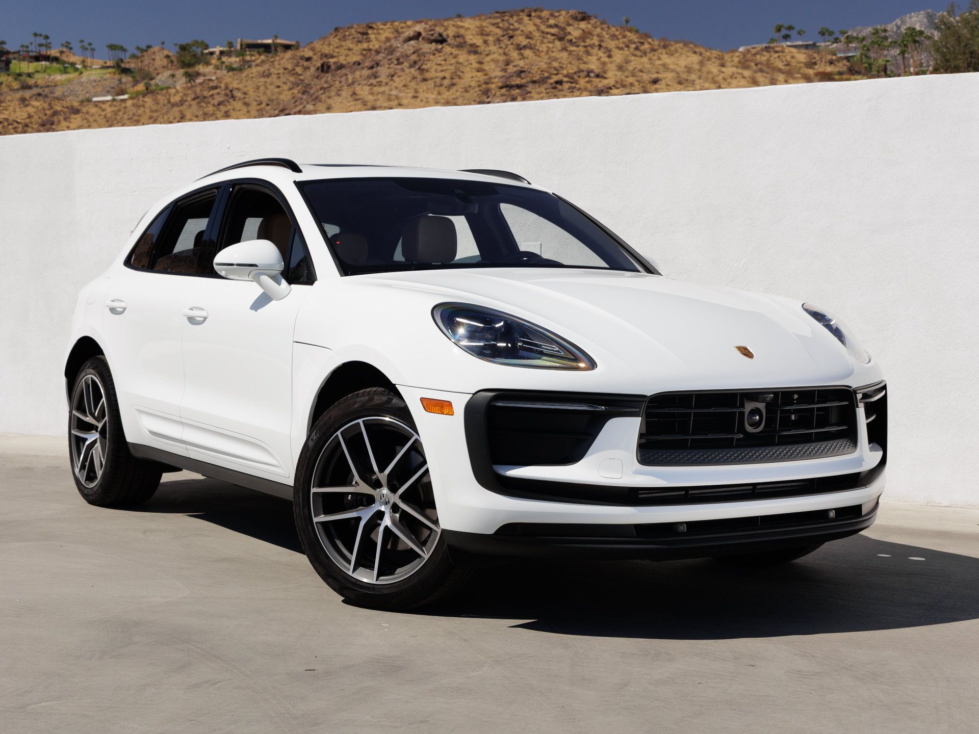 Used 2026 Porsche Macan AWD/4WD image 9