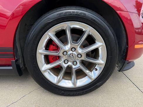 Used 2011 Ford Mustang Premium w/ 202A Rapid Spec Order Code RWD image 32