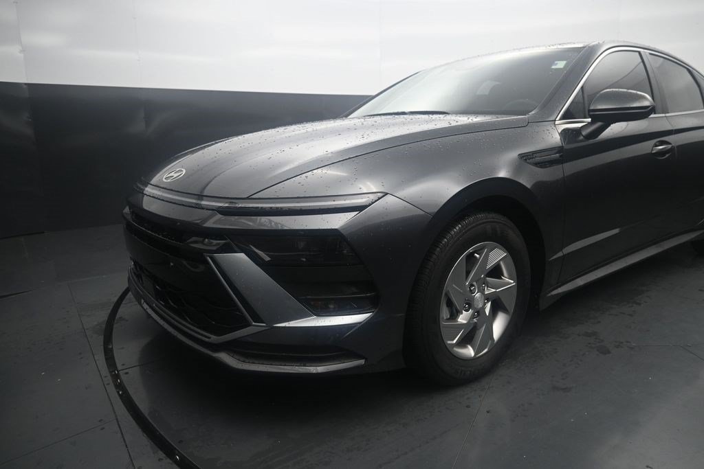 Used 2025 Hyundai Sonata SE FWD image 9
