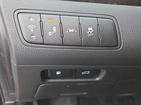 Used 2014 Kia Cadenza Limited image 29