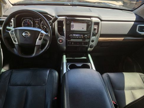 Used 2018 Nissan Titan SL RWD image 20