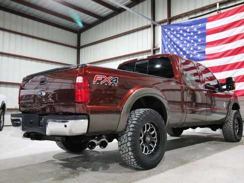 Used 2016 Ford F250 Lariat w/ Lariat Ultimate Package image 11