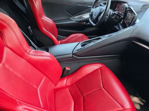 Used 2021 Chevrolet Corvette Stingray Coupe w/ Z51 Performance Package RWD image 17