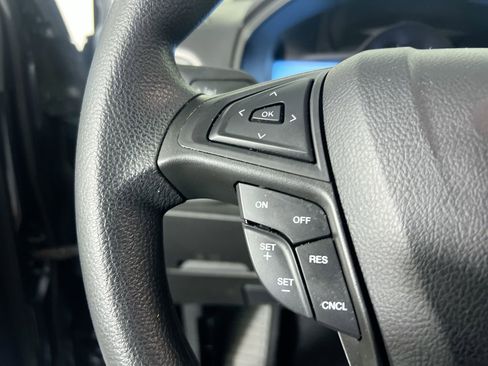 Used 2022 Ford Edge SE w/ Black Appearance Package image 17