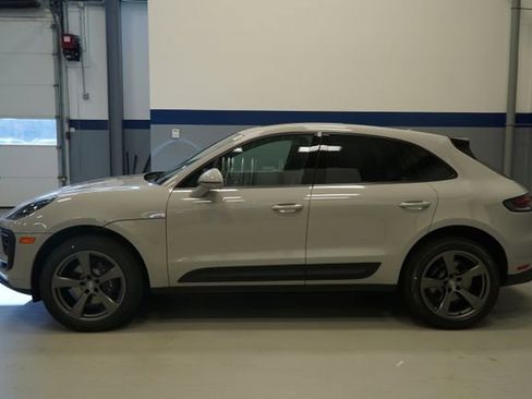 New 2026 Porsche Macan image 2