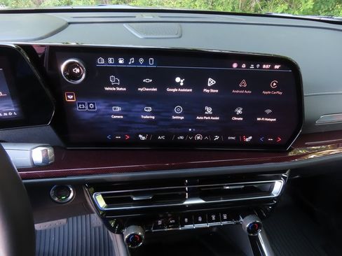 New 2026 Chevrolet Traverse Z71 w/ Enhanced Driving Package image 5