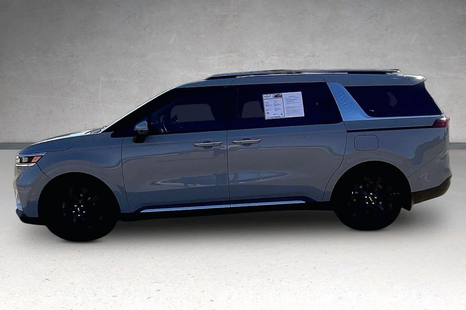 Used 2022 Kia Carnival SX Prestige FWD image 3