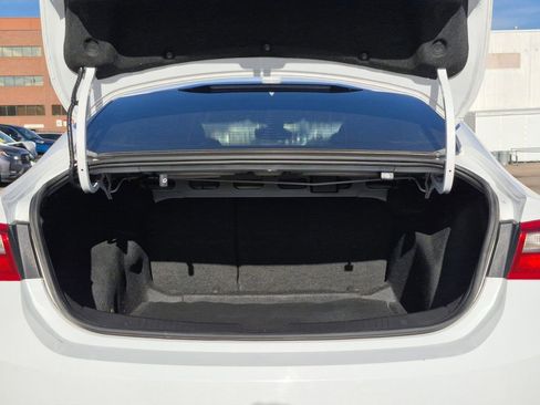 Used 2018 Chevrolet Malibu LT image 15