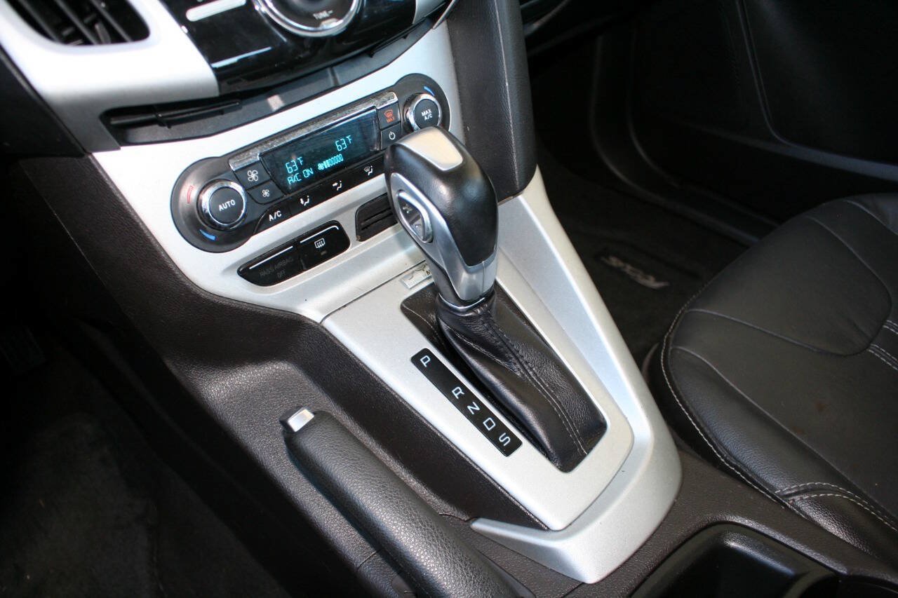 Used 2014 Ford Focus SE w/ Equipment Group 201A FWD image 18