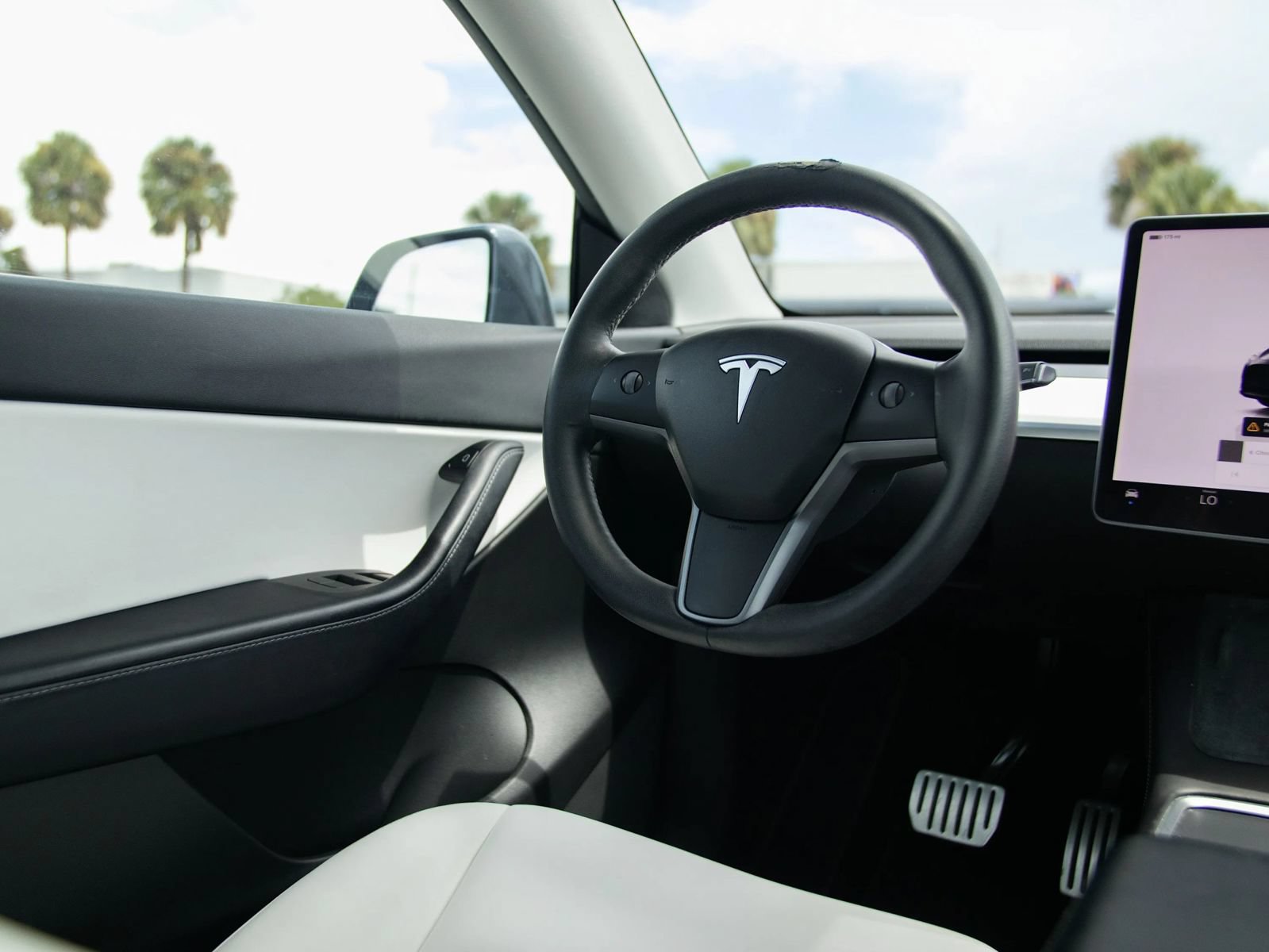 Used 2022 Tesla Model Y Performance AWD/4WD image 31