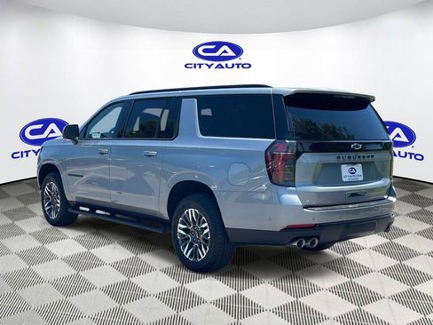 Used 2025 Chevrolet Suburban Z71 AWD/4WD image 7