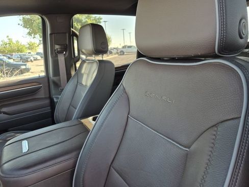 Used 2024 GMC Sierra 2500 Denali w/ Denali Reserve Package AWD/4WD image 18