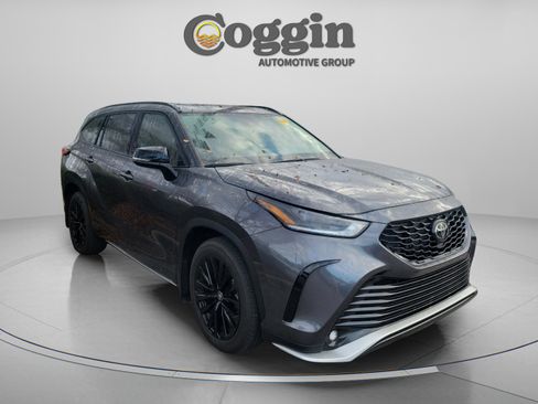 Used 2025 Toyota Highlander XSE image 6