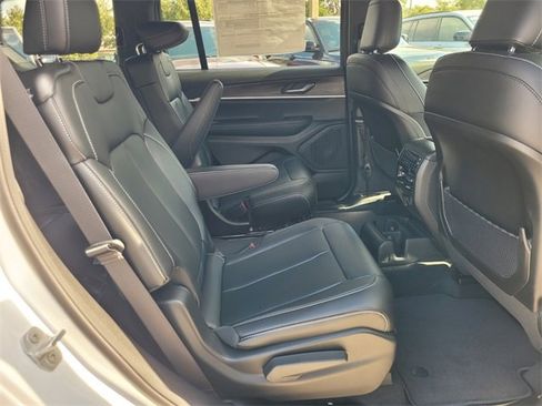 New 2025 Jeep Grand Cherokee L Limited image 15
