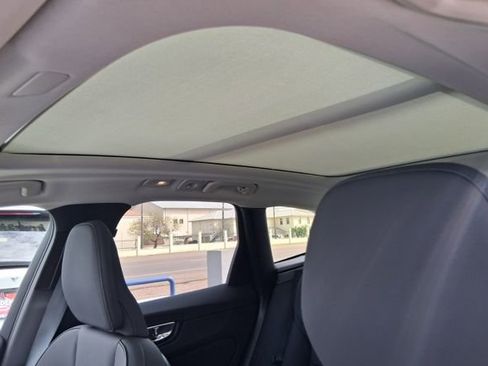 New 2026 Volvo XC60 B5 Plus w/ Protection Package Premier AWD/4WD image 17