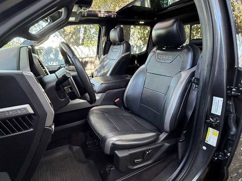 Used 2017 Ford F150 Raptor w/ Equipment Group 802A Luxury image 4