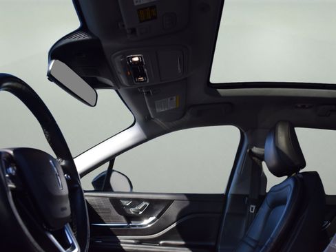 Used 2022 Lincoln Corsair AWD w/ Premium Package image 10