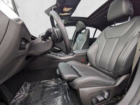 Used 2023 BMW 330i Sedan w/ Premium Package image 17