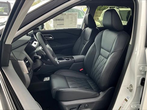 New 2026 Nissan Rogue Platinum image 15