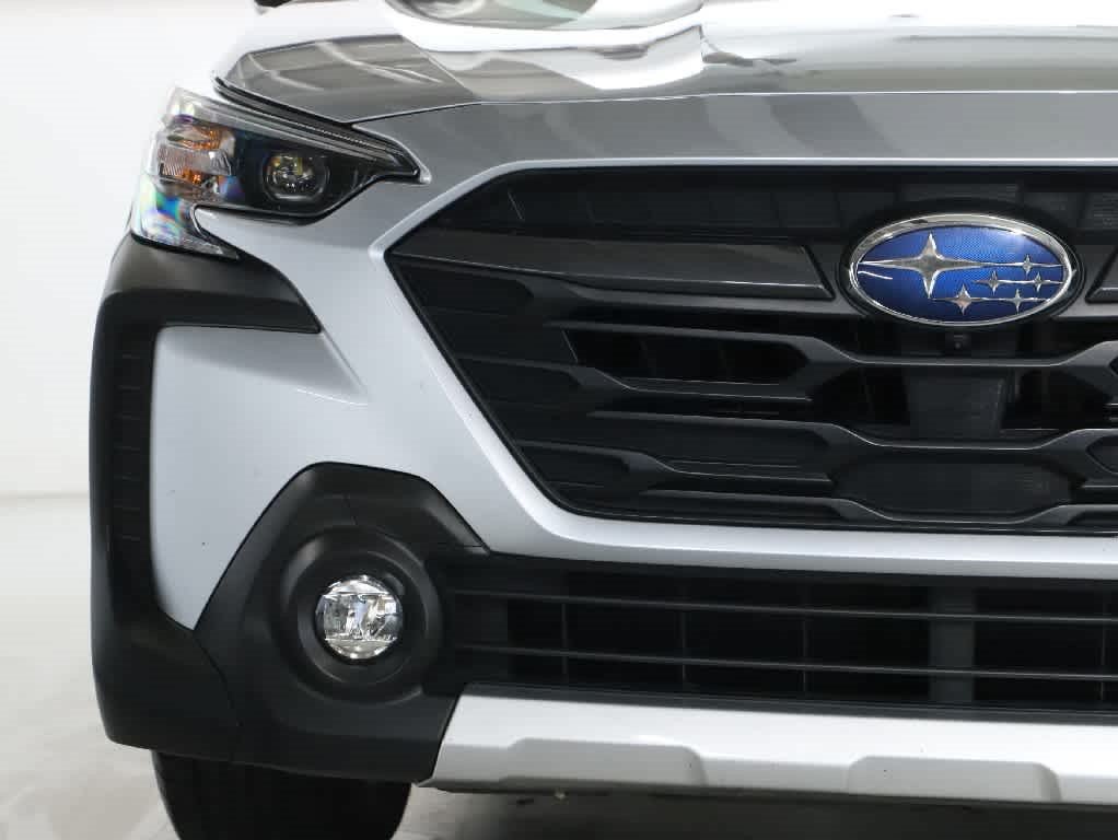 Certified 2025 Subaru Outback Touring w/ Tech Package 3 AWD/4WD image 6