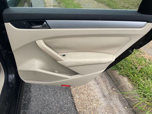 Used 2012 Volkswagen Passat 2.5 SE image 22