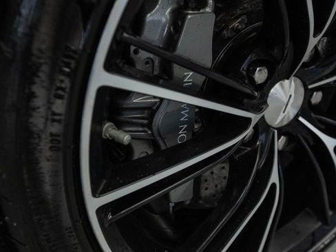 Used 2014 Aston Martin Vanquish Coupe image 17