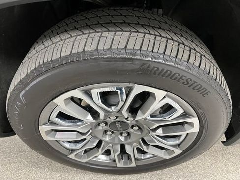 Used 2023 GMC Sierra 1500 Denali Ultimate AWD/4WD image 14