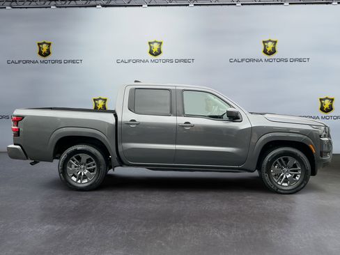 Used 2025 Nissan Frontier SV image 4