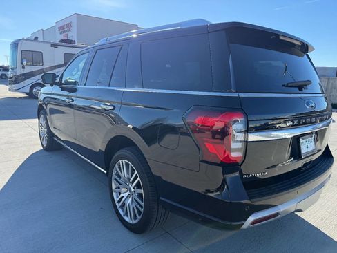Used 2023 Ford Expedition Platinum image 5
