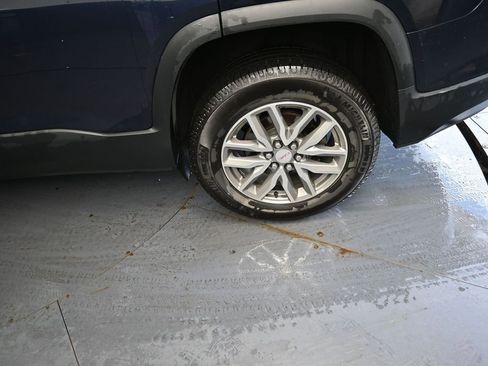 Used 2017 GMC Acadia SLE AWD/4WD image 17