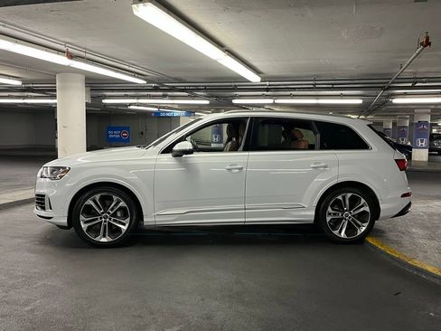 Used 2023 Audi Q7 3.0T Prestige w/ Prestige Package AWD/4WD image 32