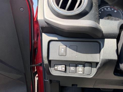 Used 2023 Toyota Tacoma TRD Sport AWD/4WD image 15