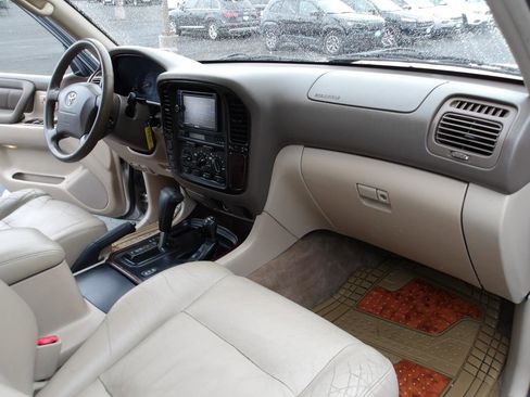 Used 2001 Toyota Land Cruiser image 13