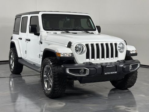 Used 2018 Jeep Wrangler Unlimited Sahara AWD/4WD image 3