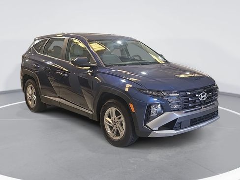 Certified 2025 Hyundai Tucson SE FWD image 3