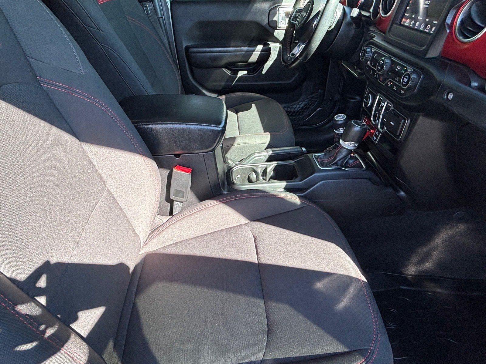 Used 2020 Jeep Gladiator Rubicon w/ Safety Group AWD/4WD image 31