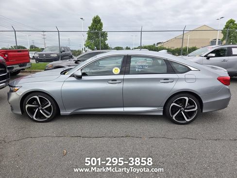 Used 2018 Honda Accord Sport image 7