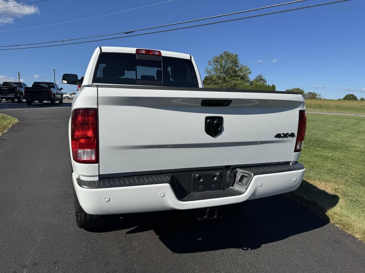 Used 2018 RAM 2500 Big Horn w/ Sport Appearance Group AWD/4WD image 9