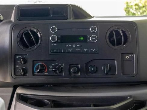 Used 2011 Ford E-150 and Econoline 150 RWD image 14